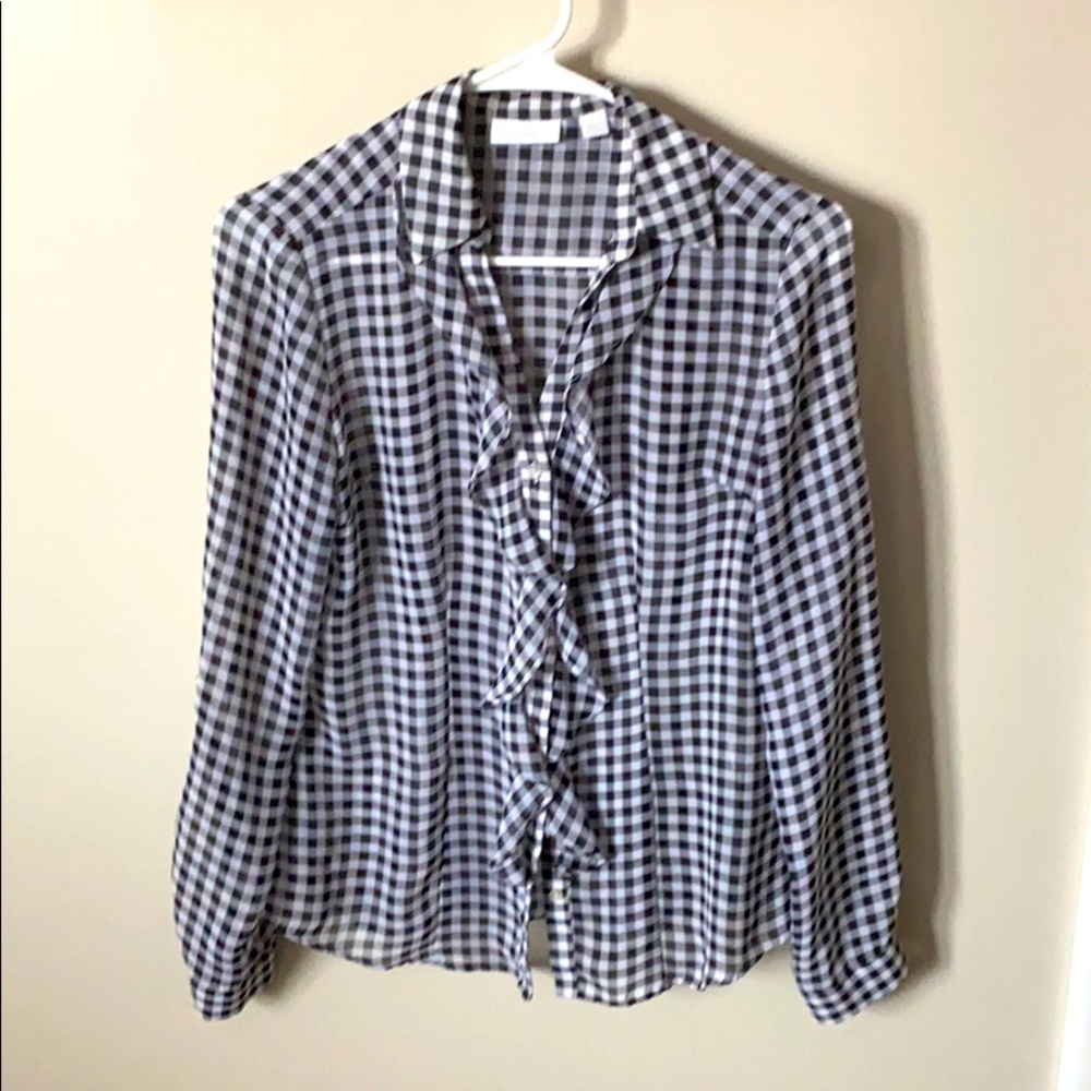 Women’s black and white blouse